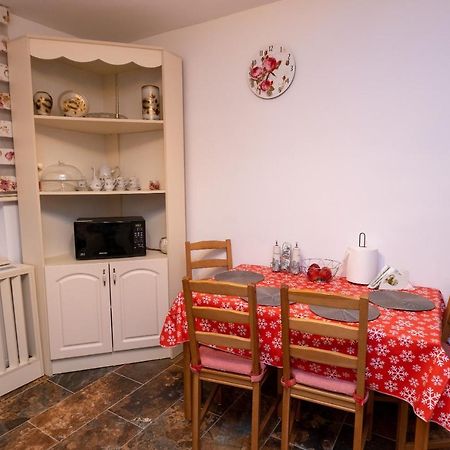 באלוטשטי Stella'S Cozy Home מראה חיצוני תמונה